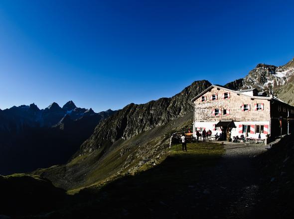 hotel with a alpine hut | © Hasibeder