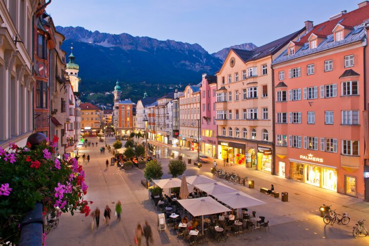 Stadt Innsbruck am Abend | © Innsbruck Tourismus/Lackner